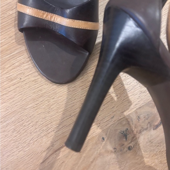 Vintage BCBG HIGH 3.9" HEELS Sz Leather Pumps Shoes 7.5 - Picture 3 of 6